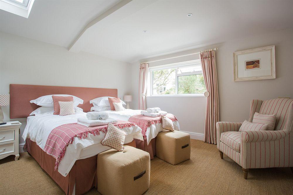 Grays Boutique B&B Бат Екстер'єр фото A bedroom at The Old parsonage