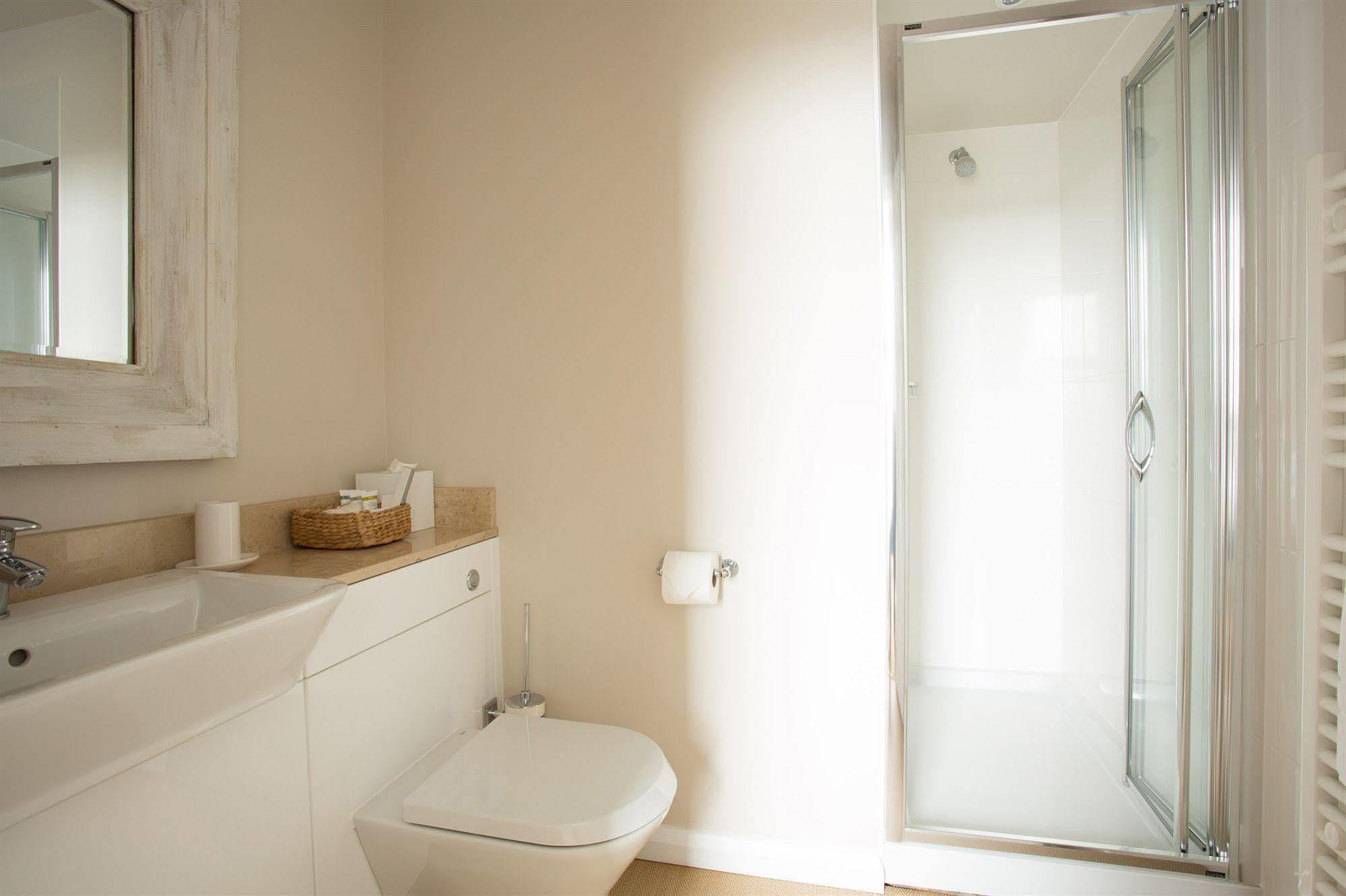 Grays Boutique B&B Бат Екстер'єр фото A shower cubicle