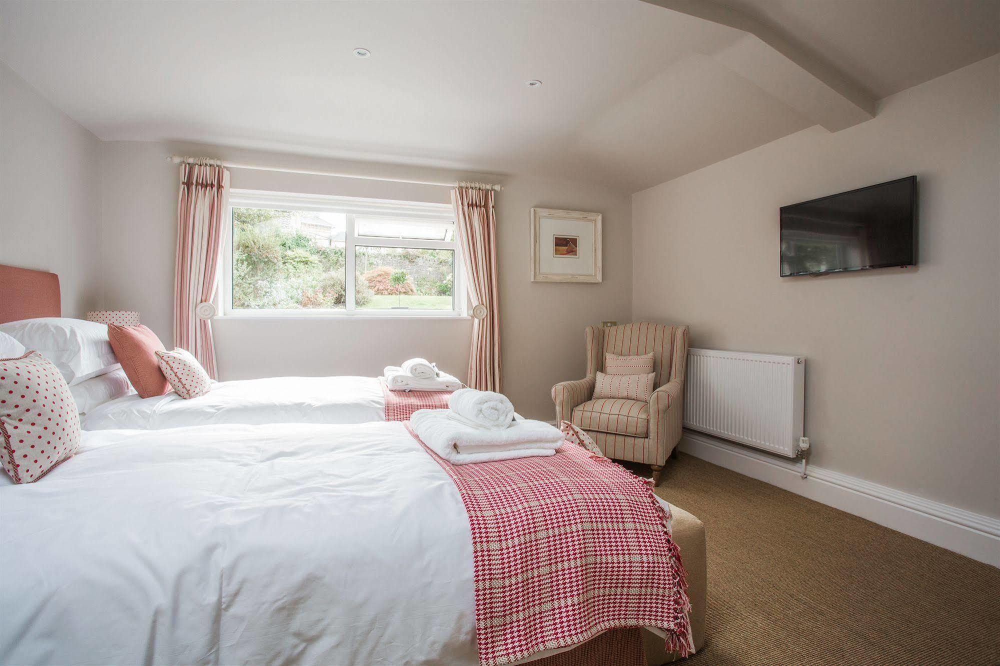 Grays Boutique B&B Бат Екстер'єр фото The Old Post Office, Great Torrington